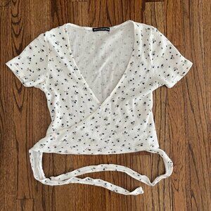 Brandy Melville Women's Floral Crop Thermal Rae Wrap Top Short Sleeve